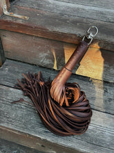 Load image into Gallery viewer, swivel knot flog